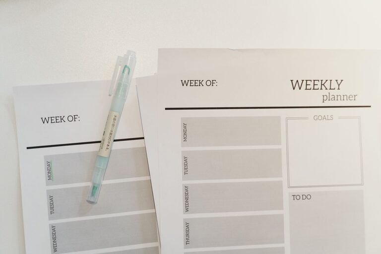 How to Set Realistic Weekly Goals That Boost Your Productivity